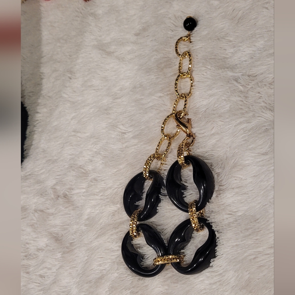 Elegant Black and Gold Chain Necklace
